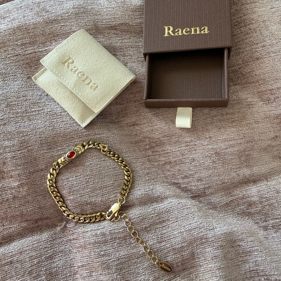 Raena- Bella bracelet with Red stone - Picture 4 of 10